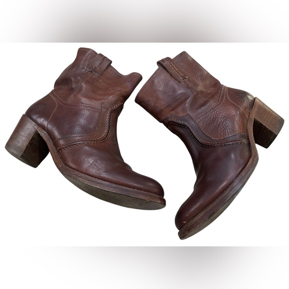 FRYE Jane Trapunto Stitched Leather Bootie - Redwood Brown Heeled Boots size 8B - Picture 2 of 6